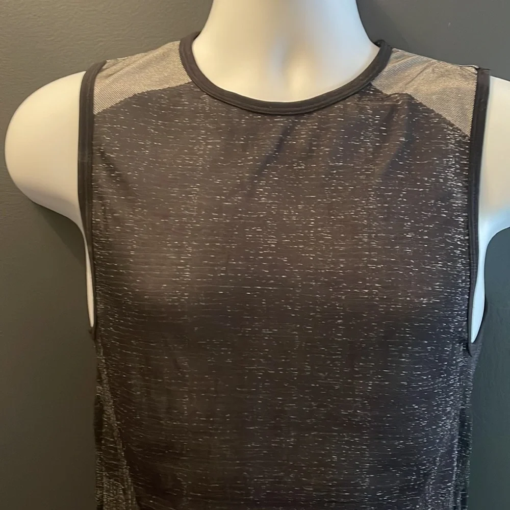 ATHLETA Top. Size X-Small - Picture 4 of 8